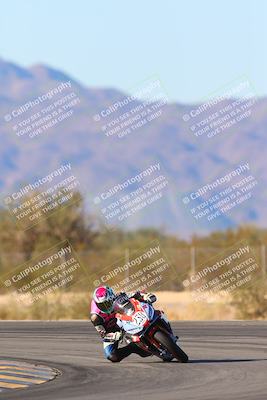 media/Jan-10-2025-CVMA Friday Practice (Fri) [[489e0da257]]/Group 4 and Trackday/Session 5 (Turn 7)/